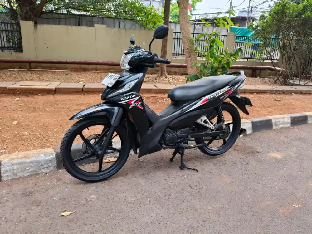 Honda Revo Fit 110cc PGM-FI Tahun 2016