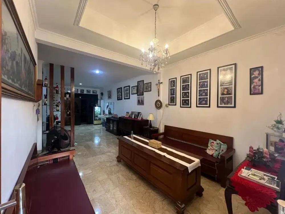 Dijual Rumah Terawat & Siap Huni di Larangan Indah, Ciledug - Kota Tangerang
