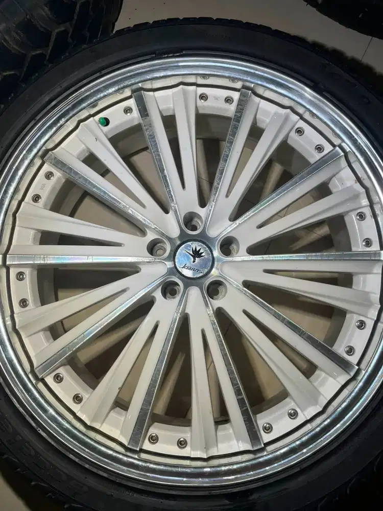 Velg Weds Kranze Magiss