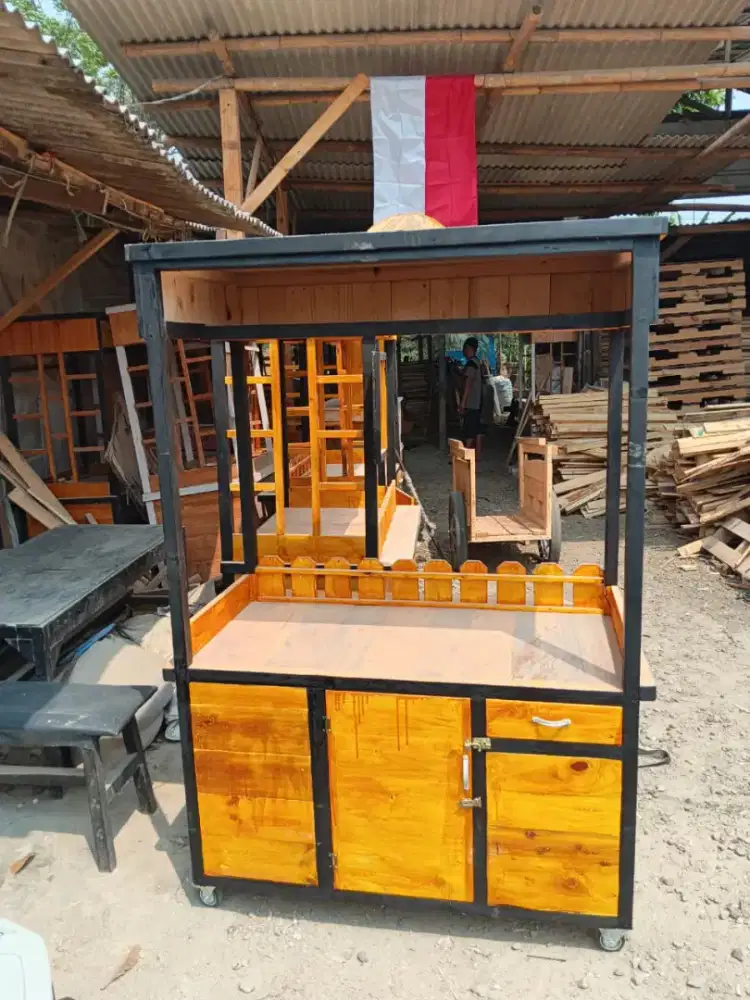 Kios Booth Kayu Jualan Roda | Gerobak Kontainer Minimalis Pagar