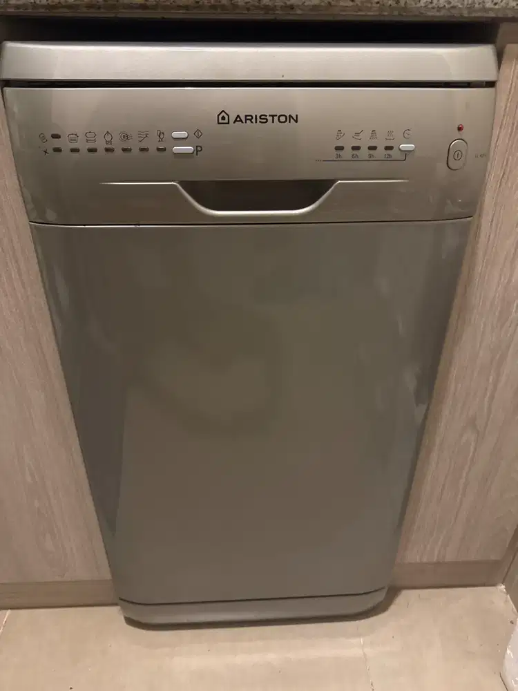 Dishwasher ariston , kondisi spt BARU, jual murah!
