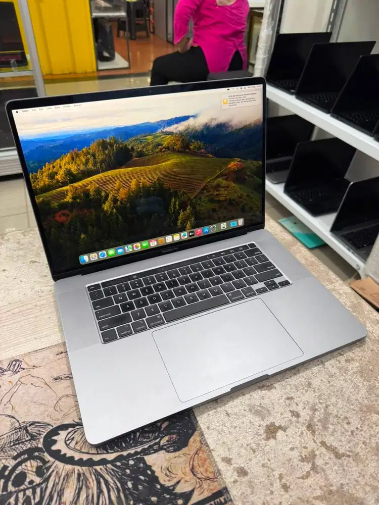 MACBOOK PRO 2019 CORE I9 16/1TB DUAL VGA AMD RADEON PRO
