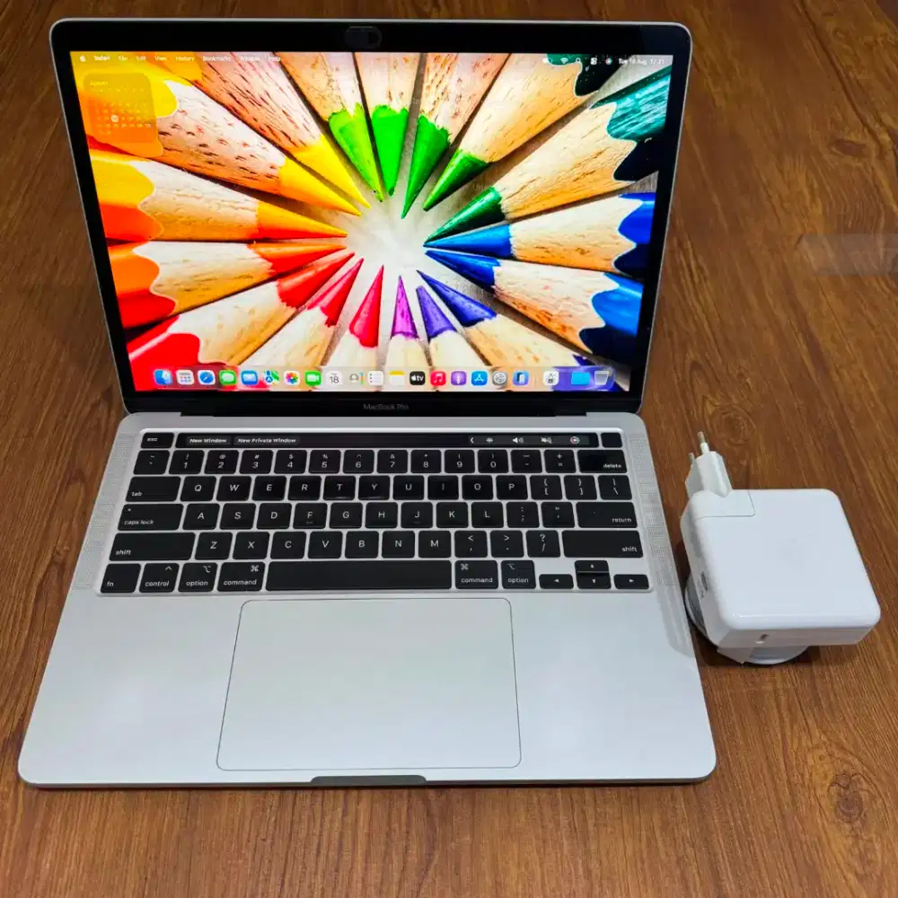 Macbook pro 2020 touchbar i5 ram 16gb ssd 512gb siap pakai bisa cod