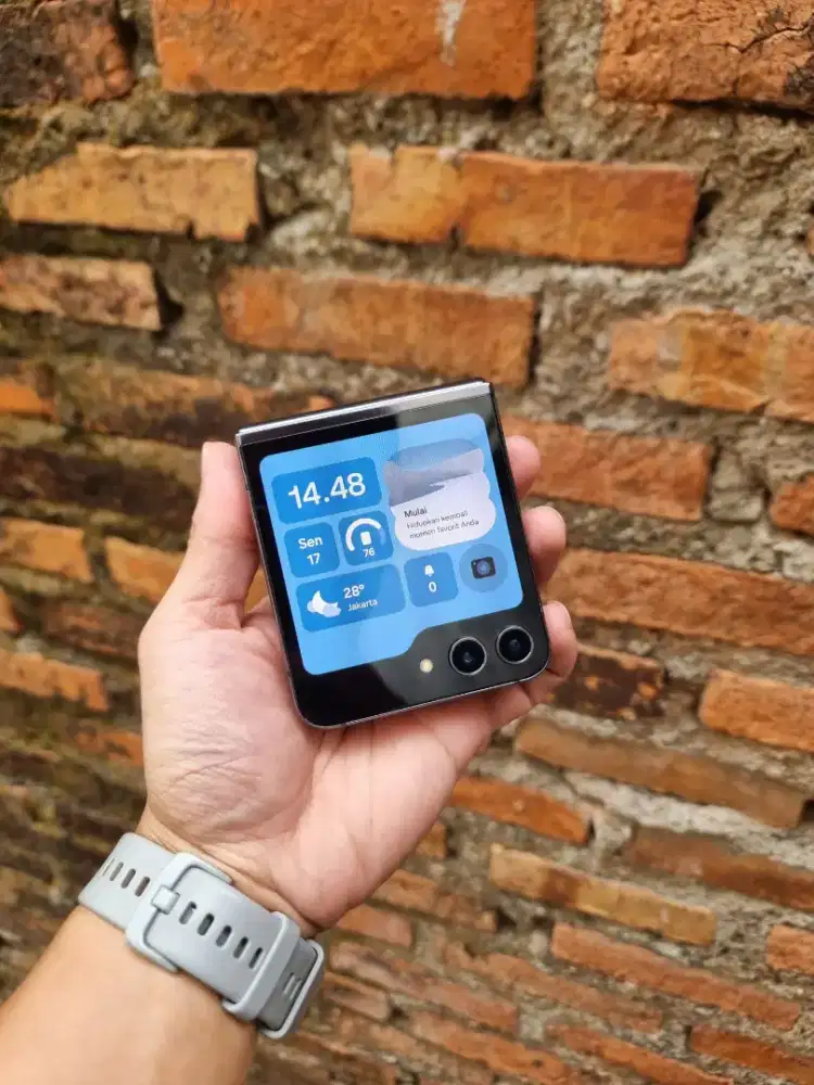 Samsung Galaxy Z Flip 5 512GB SEIN Fullset Normal Mulus