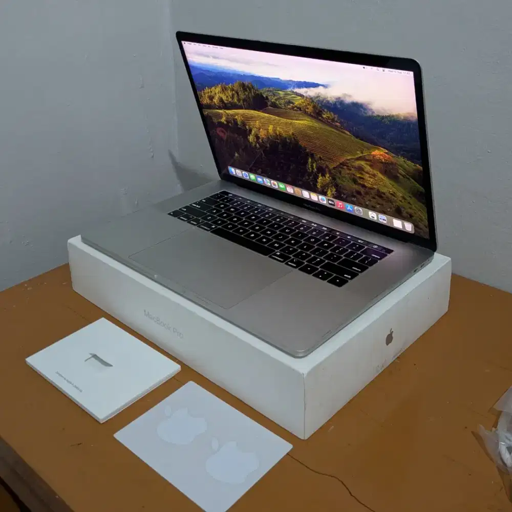 MACBOOK PRO 2019 i9 IBOX 15” TOUCHBAR FULLSET MULUS