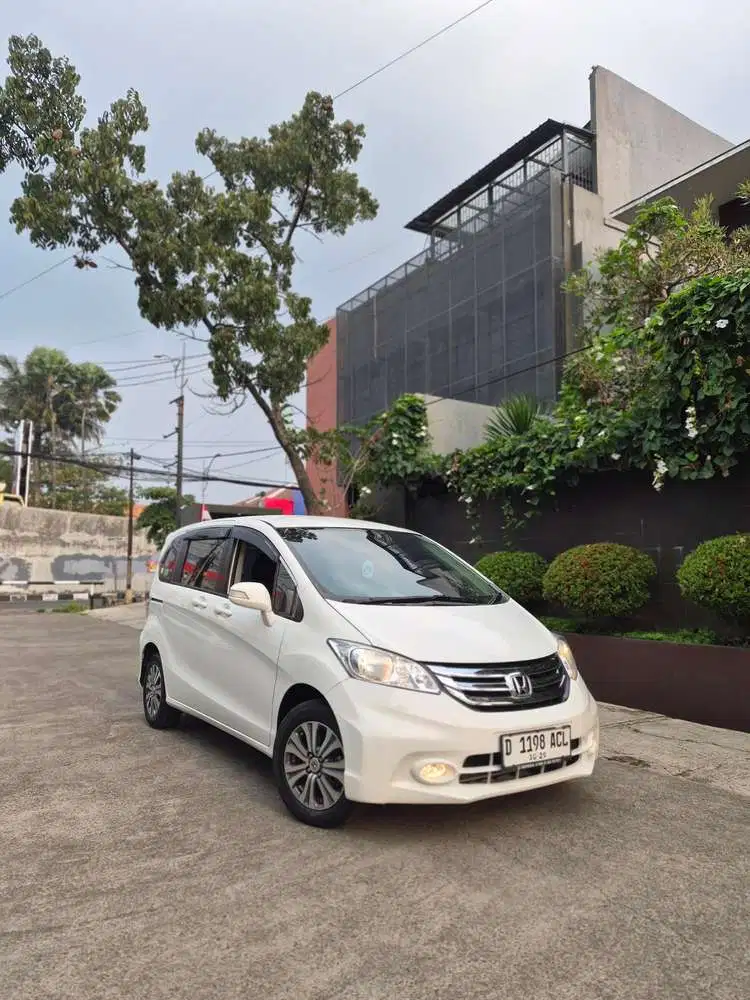 HONDA FREED 1.5 E PSD MATIC (AT) 2014