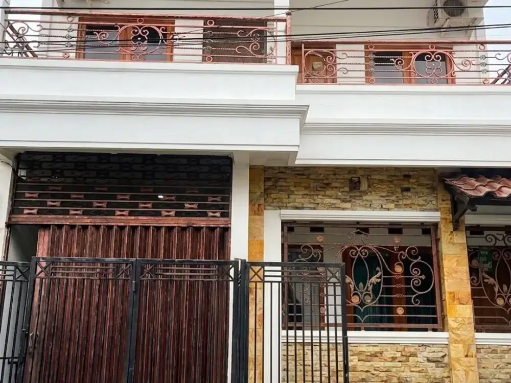 Rumah Mulyosari Tengah Hadap Selatan