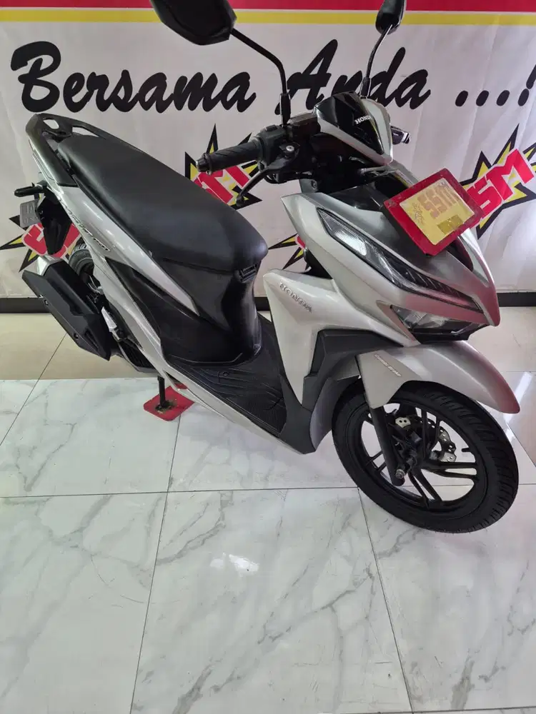 Honda Vario 150 helm in keyles iss cbs