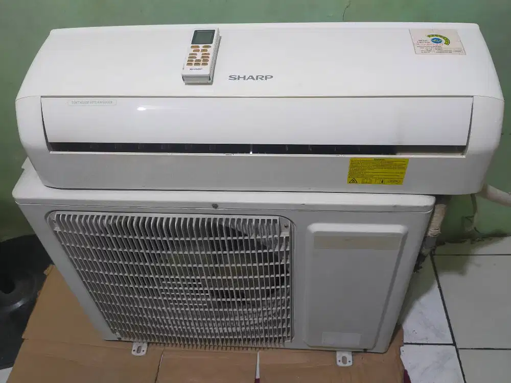 Dijual AC SHARP 1 PK, Pemakai, Masih original Indoor, Outdoor, Remote