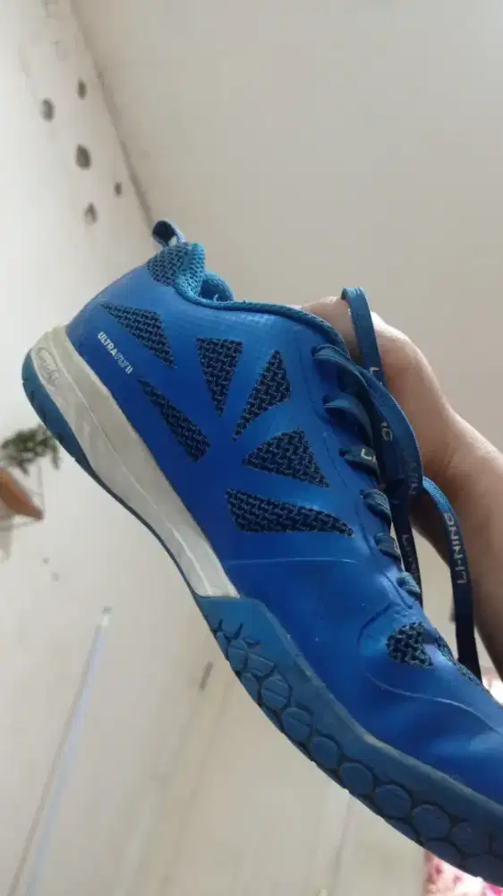 Sepatu linning Ultra Fly II