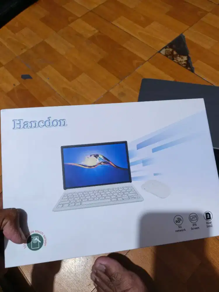 Tablet hancdon ram. 8