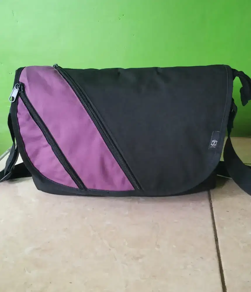 Tas selempang cowok preloved luar