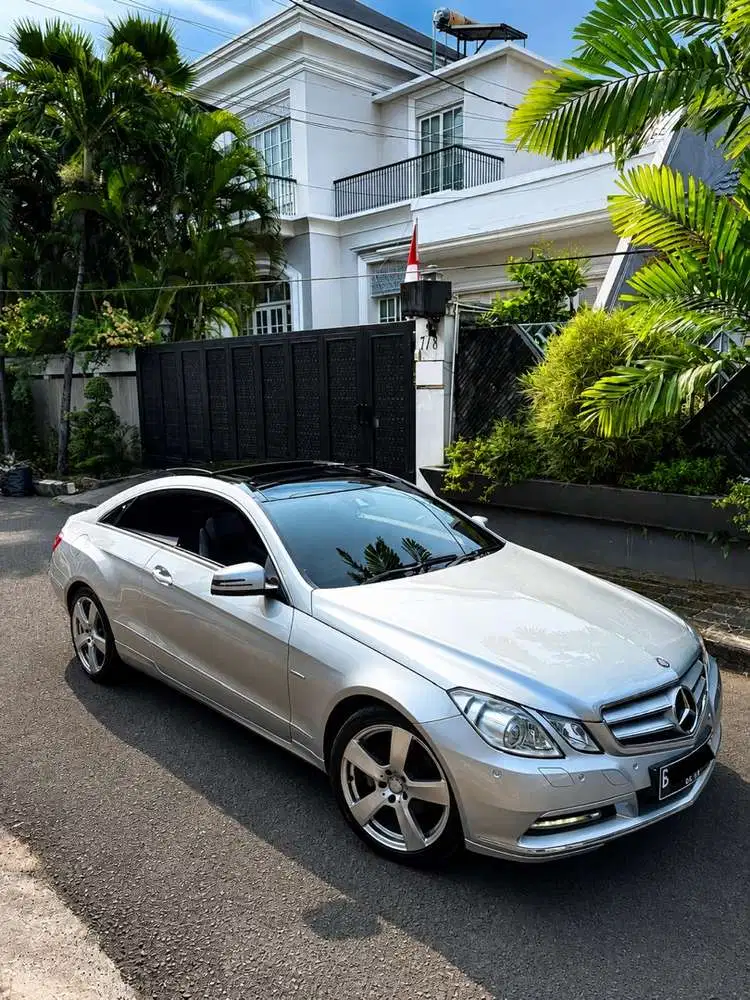 MERCEDES-BENZ E250 COUPE