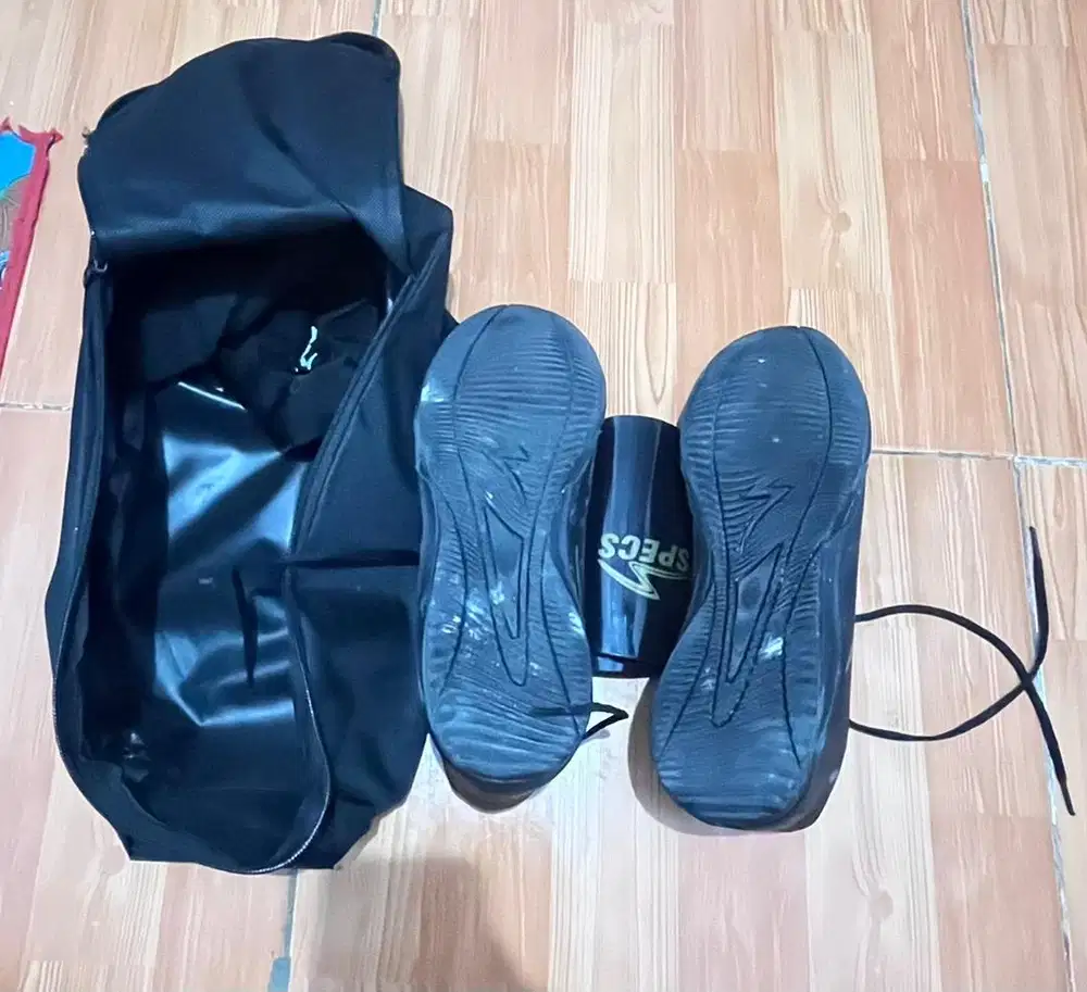 Sepatu Futsal Specs