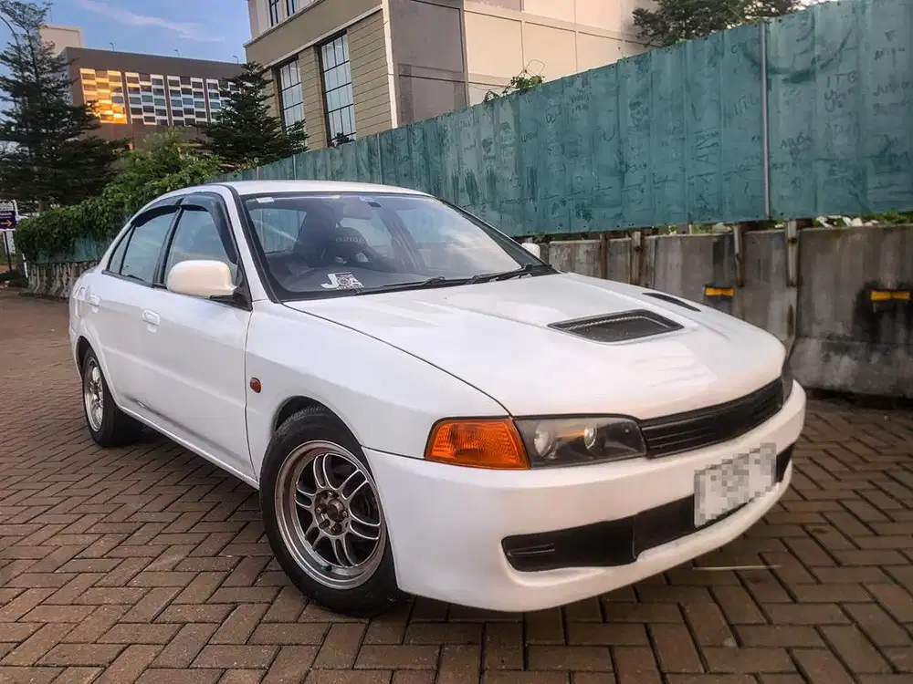 Mitsubishi Lancer 1999 Bensin