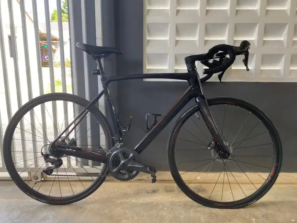 Dijual polygon strattos S8D