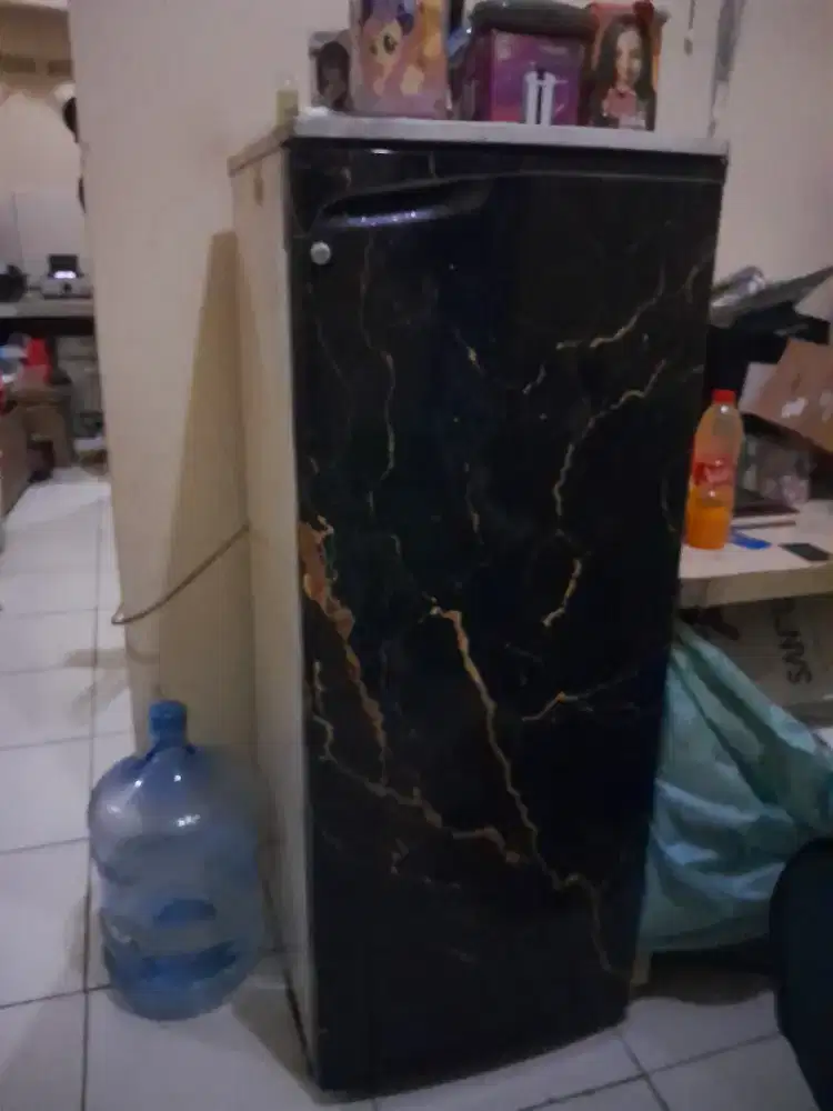 Kulkas 1 pintu jual apa adanya