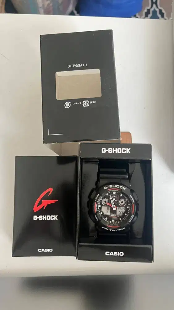 G-Shock GA-100 Merah Hitam-Putih Original Bergaransi (Second)