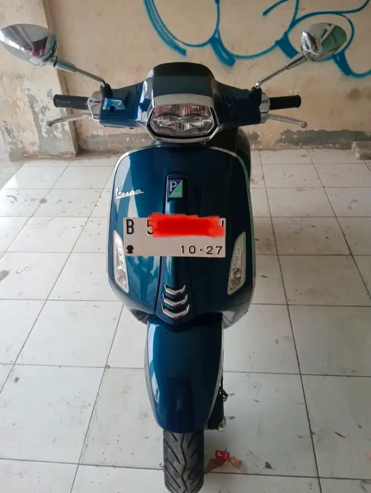 Vespa sprint iget ABS 150..KM pemakaian super rendah se OLX.!!