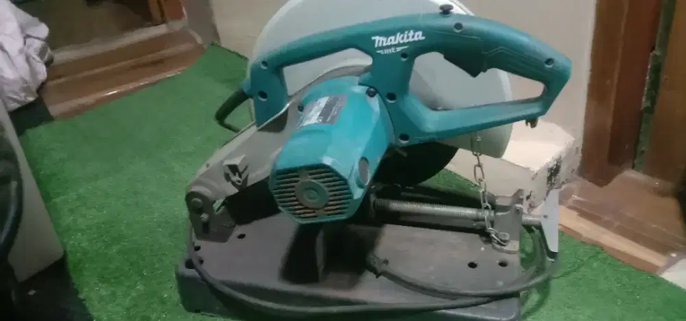 Mesin cutting makita baru dua kali pakai