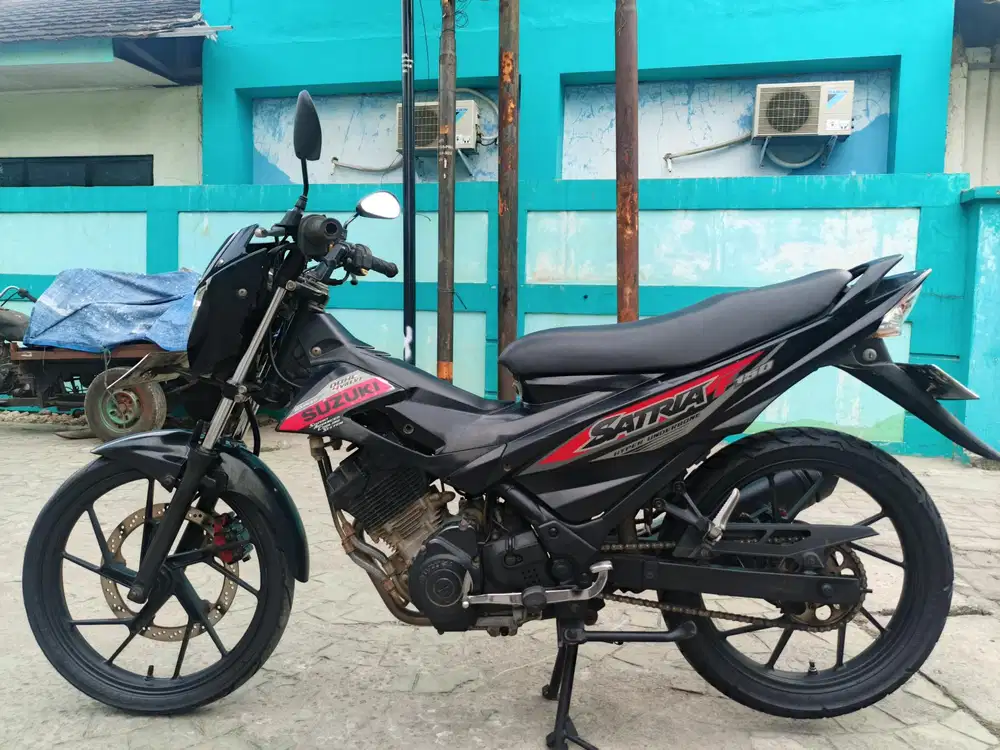 Suzuki satria Fu 2015 stater halus mulus terawat