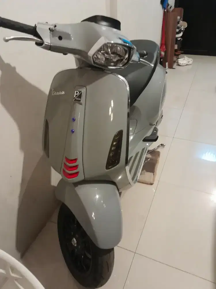 Vespa sprint special edition