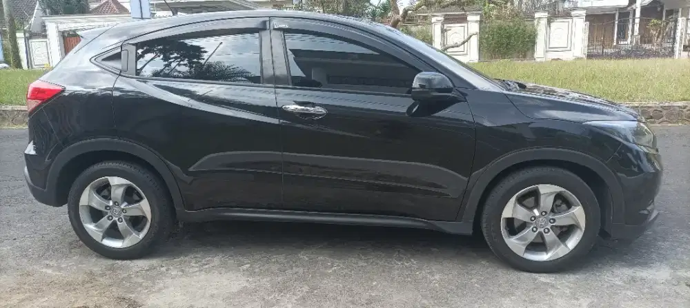 HRV E NIK 2018 CVT Kinyis Kinyis Seperti Baru