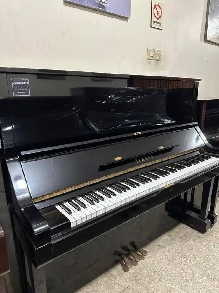 PIANO YAMAHA UX