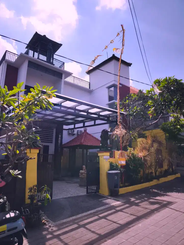 DISEWAKAN RUMAH 3 LANTAI DI PUSAT KOTA DENPASAR