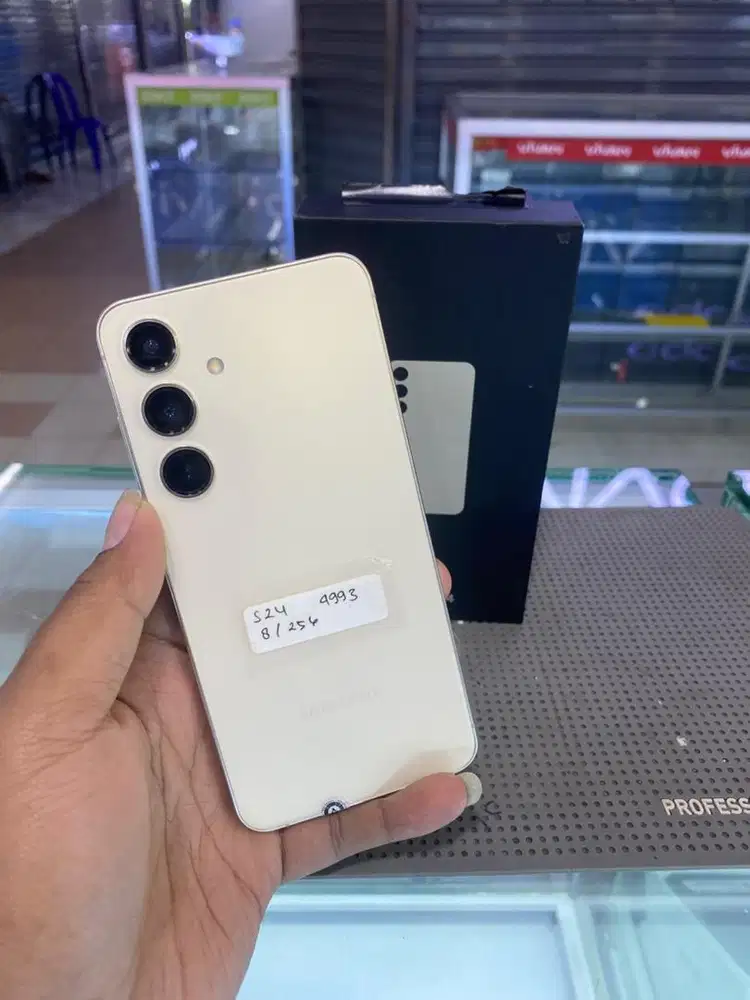 Samsung s 24basic 8/256 sein
