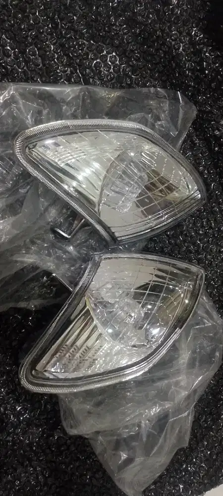 Lampu sein Toyota soluna