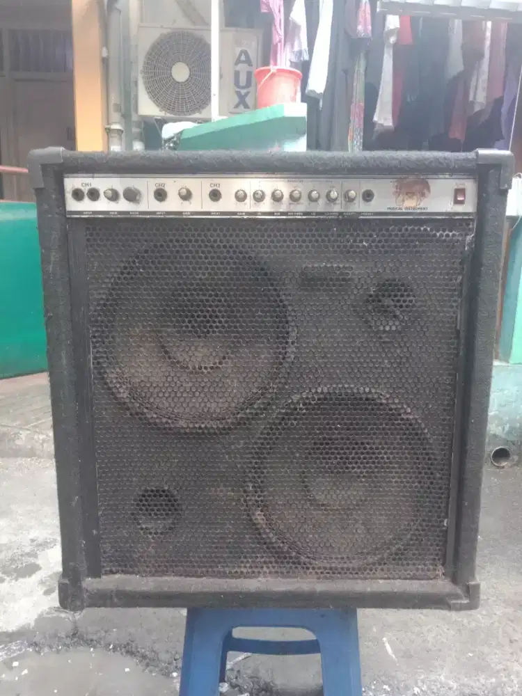 Ampli keyboard  dan gitar