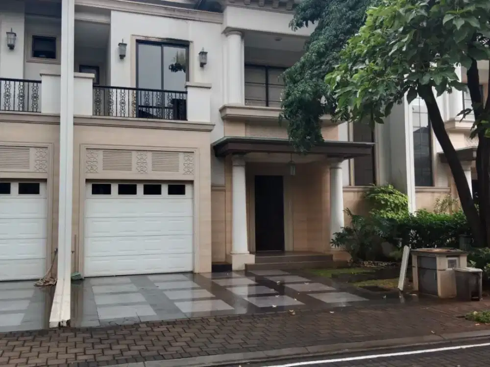 Rumah dengan Private Pool – Cluster Jadeite De Park BSD City, Tangerang Selatan