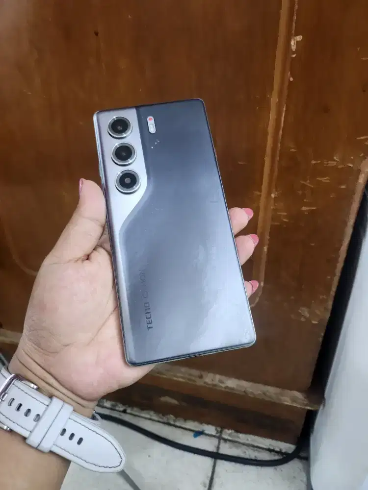 Tecno camon 40 8/128