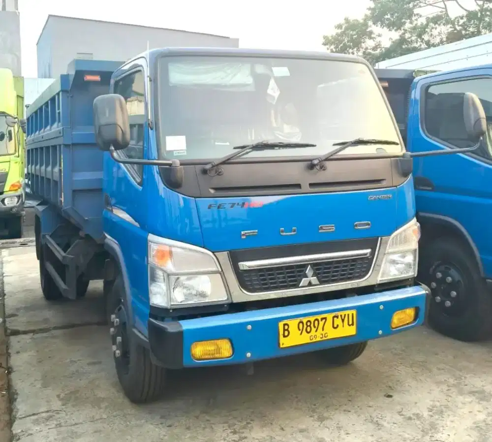 Km rendah Mitsubishi Colt Diesel FE74HD N dump truk 2025