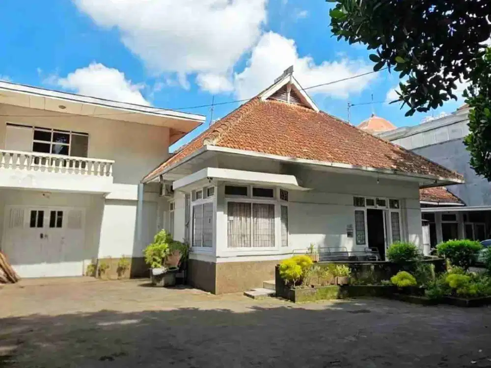 Rumah Dijual Raya Ijen Malang Bangunan Belanda