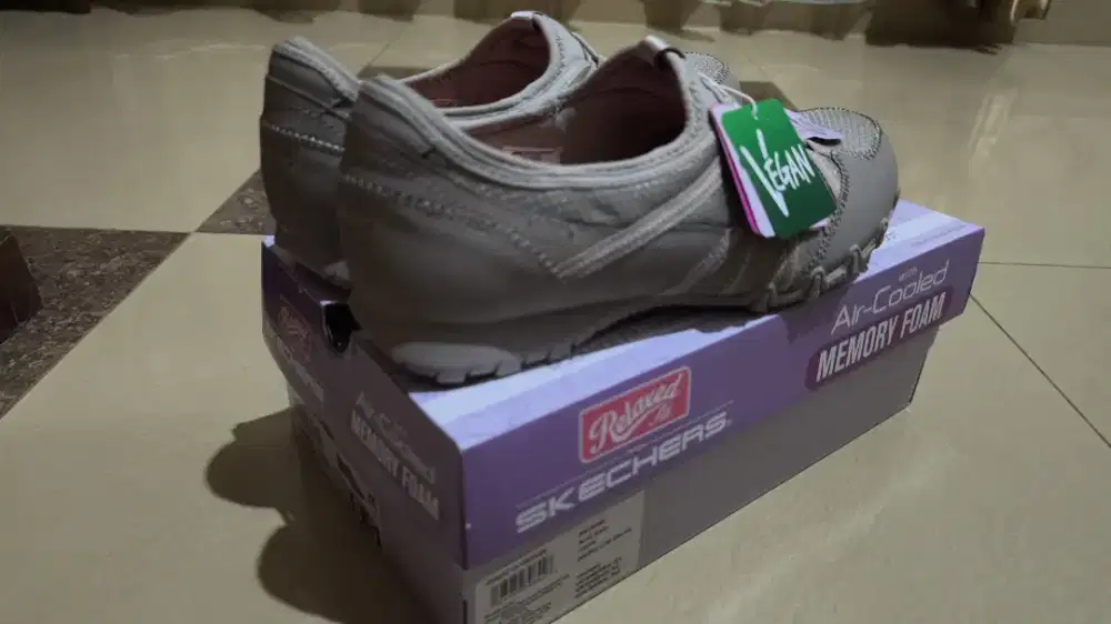 Sepatu Skechers Relaxed Fit Bikers Lite-Relive Ukuran 38.5 / 8.5