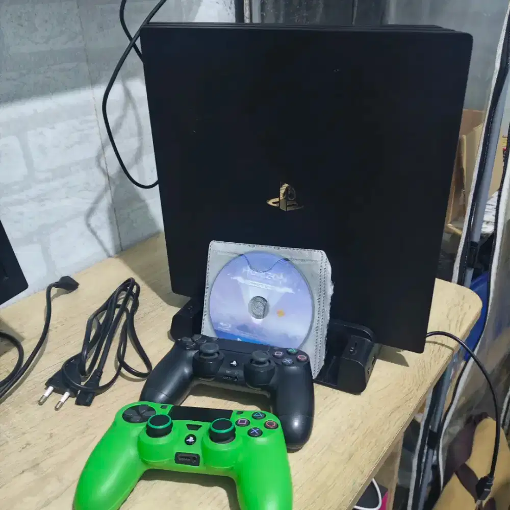 PS 4 Pro CUH 7218B terbaru 1TB bukan hen