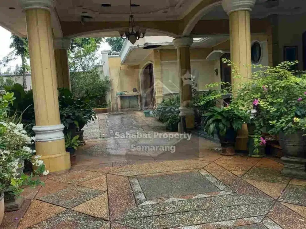 Rumah Mewah Klasik di Jl Wisma Prasetya Barat, Padangsari Banyumanik