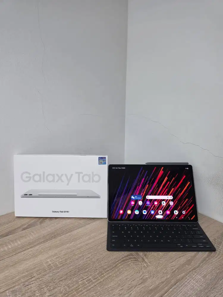 Samsung Galaxy Tab S9 FE Plus Wifi Only FE+ 8/128 SEIN + Keyboard