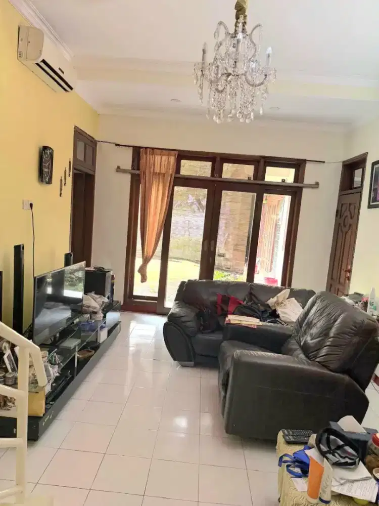 Dijual Rumah  2lt Full Furnish di Gayungsari