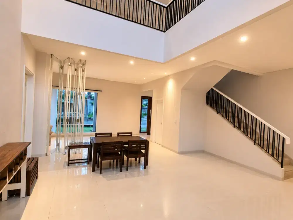 Rumah Dijual Aruna Sutera Renata Alam Sutera Ada Kolam Renang