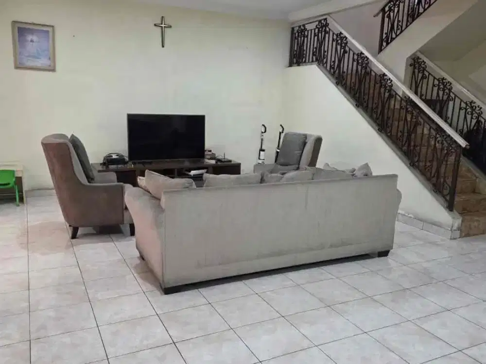 Dijual Rumah Siap Huni berlokasi Strategis di Daan Mogot Baru
