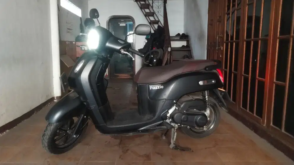 Dijual cepat tangan 1 Yamaha Fazzio Hybrid conected Lux 2023 keyless