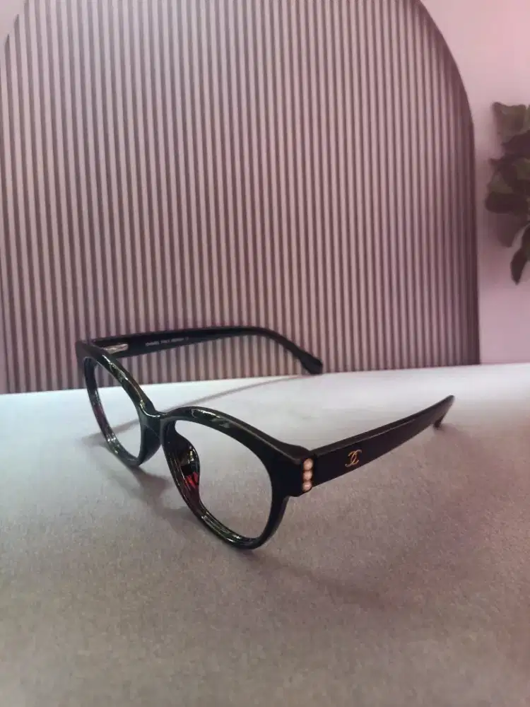 Frame kacamata Chanel