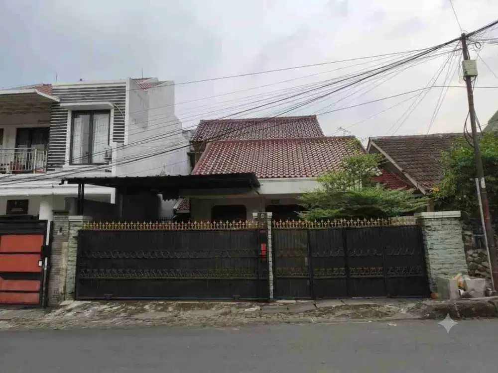 rumah asri dan nyaman pinggir jalan di Sukmajaya dekat tol Margonda
