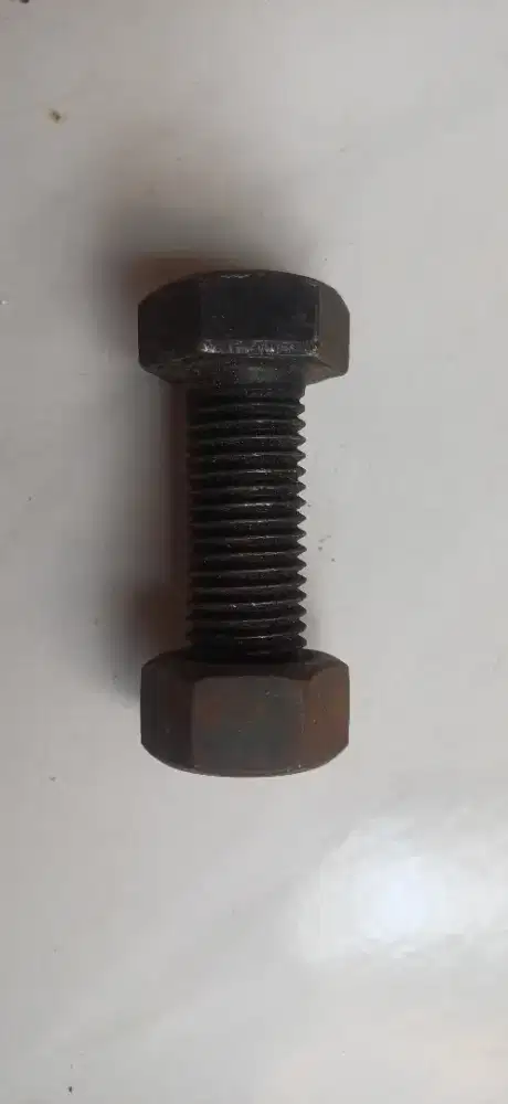 Baud dan Mur baja hitam M12x60