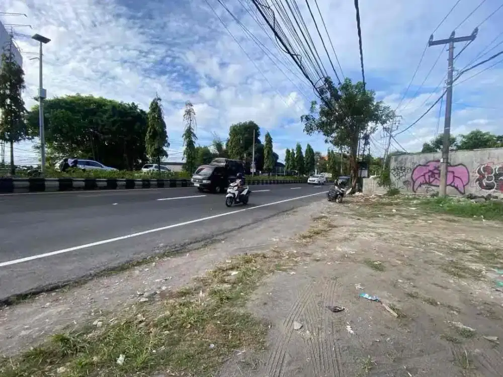 Di sewakan lahan kosong premium jalan utama by pass Sanur cocok untuk segala usaha.