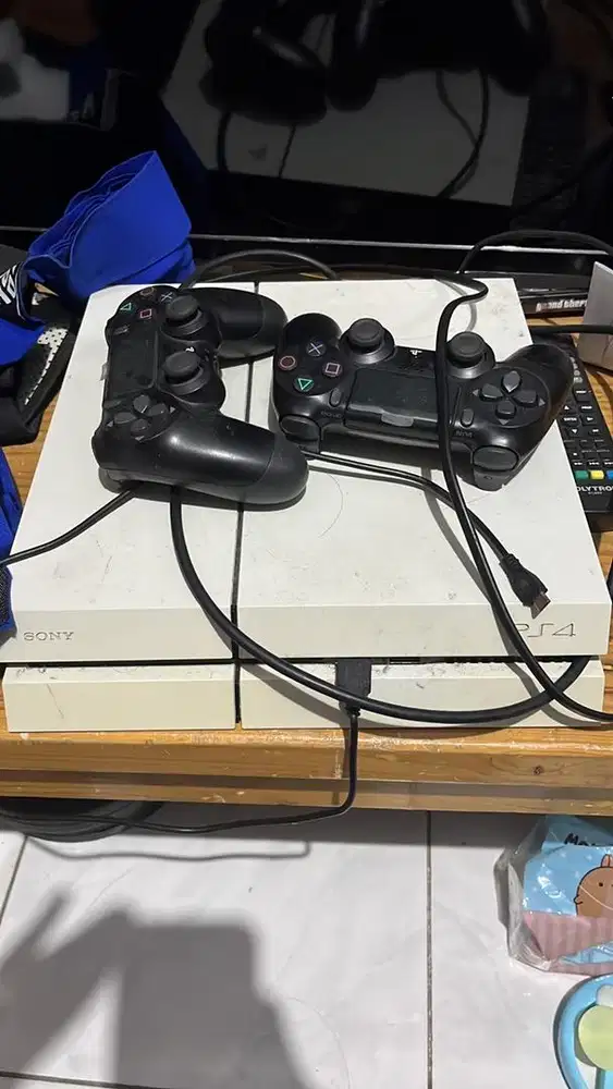 Ps4 Original Fat 1 Tb+ 2 stick