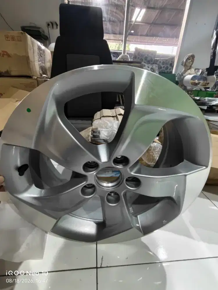 Velg HR-V 1500 Tahun 2016 bekas copotan mobil baru no minus